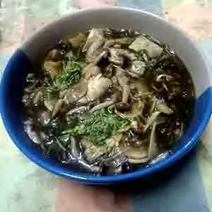 Soupe de pousses de bambou à la sauce fermentée