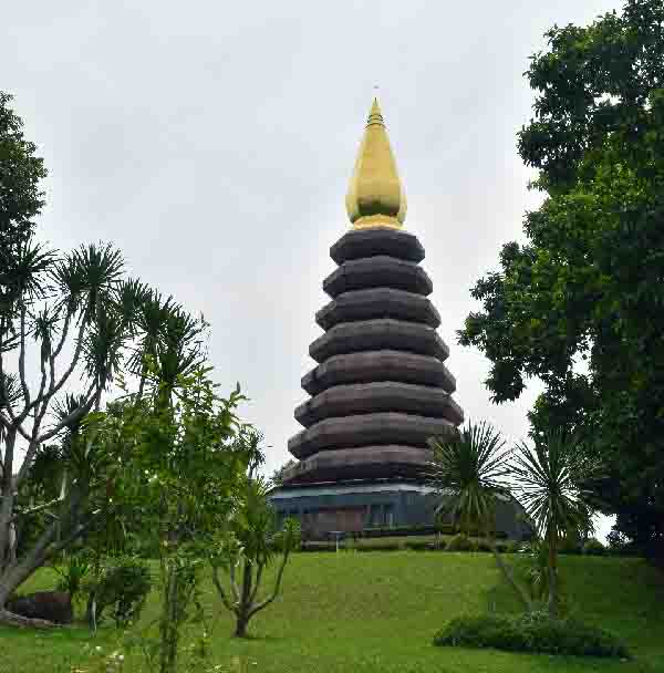 Mausolée dédié au moine fondateur - Ajahn Juan Kulchettho.
