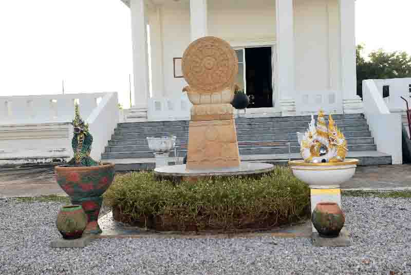 Wat Donkaew Sujitta Ram (วัดดอนแก้วสุจิตตาราม)  espace réservé aux ordinations monastiques.