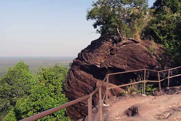 Les baleines de pierre de l’Isan